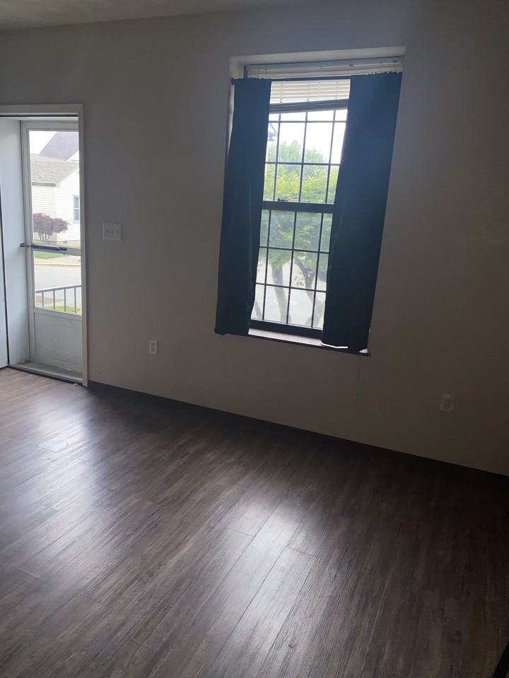 683-697 N. Water Street - Photo 3 of 9