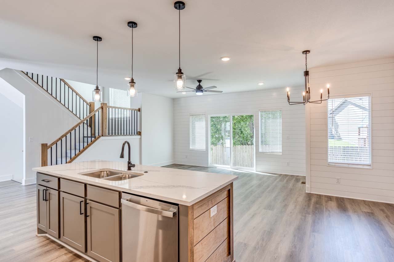 8537 West 37th Street North - Photo 2 of 30