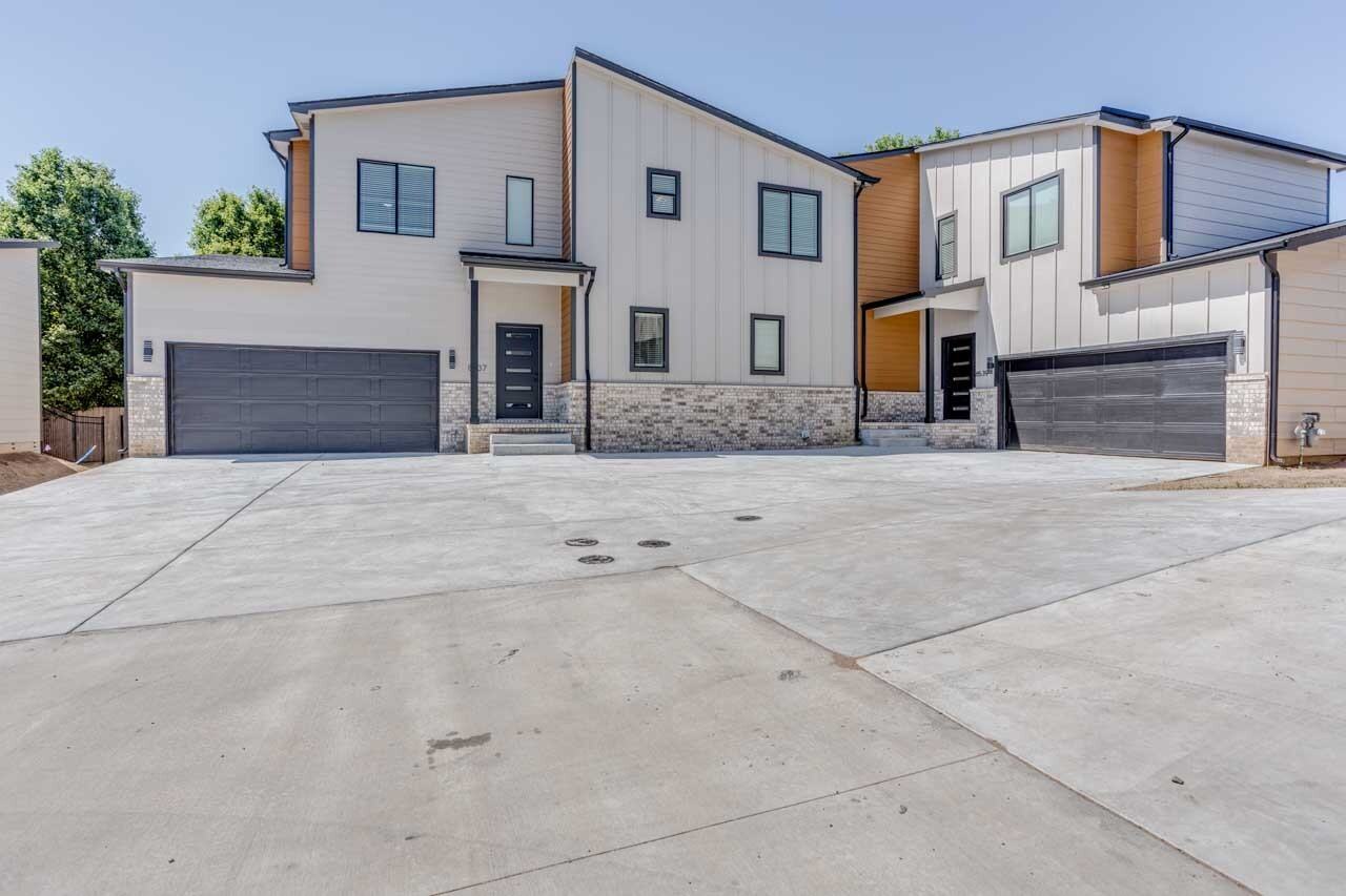 8537 West 37th Street North - Photo 3 of 30