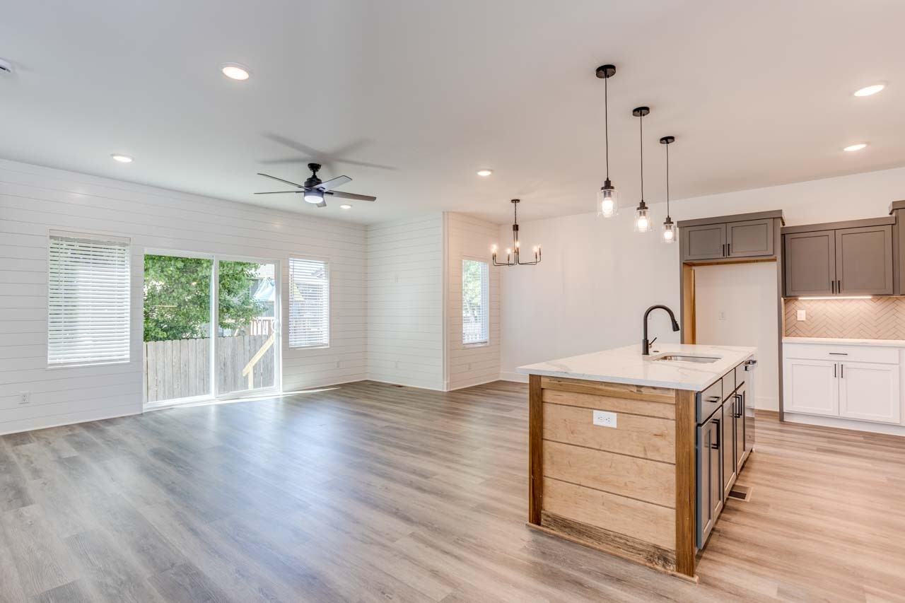 8537 West 37th Street North - Photo 4 of 30