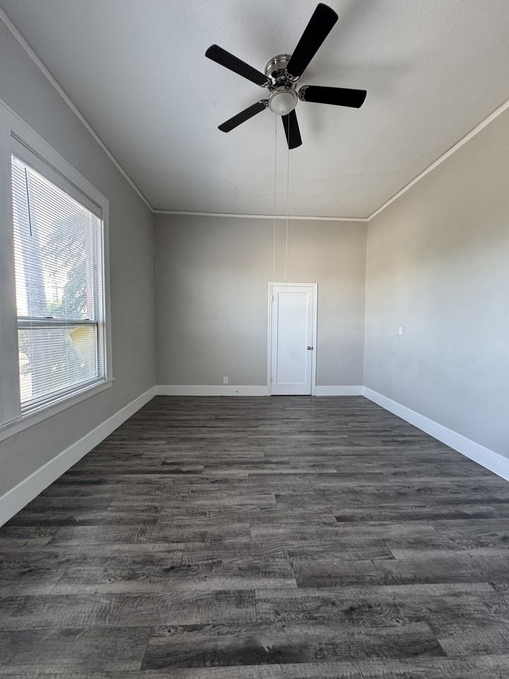 603 12th Street - Photo 4 of 11