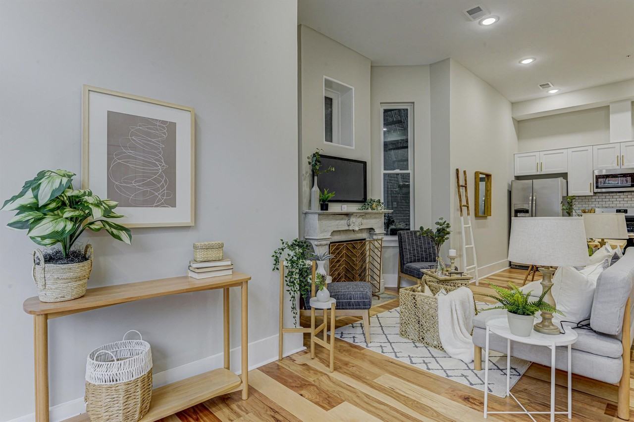 In Good Company_1716 Saint Paul - Photo 2 of 37