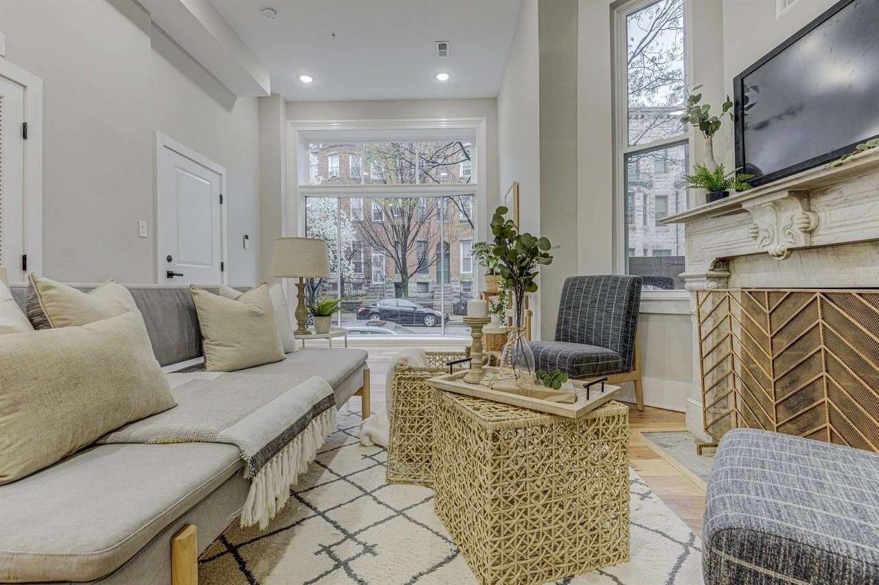 In Good Company_1716 Saint Paul - Photo 7 of 37