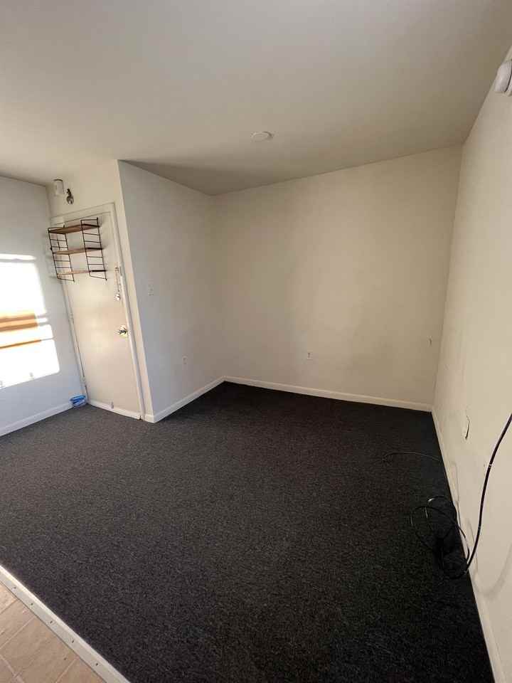 4522 Baker Street - Photo 3 of 8