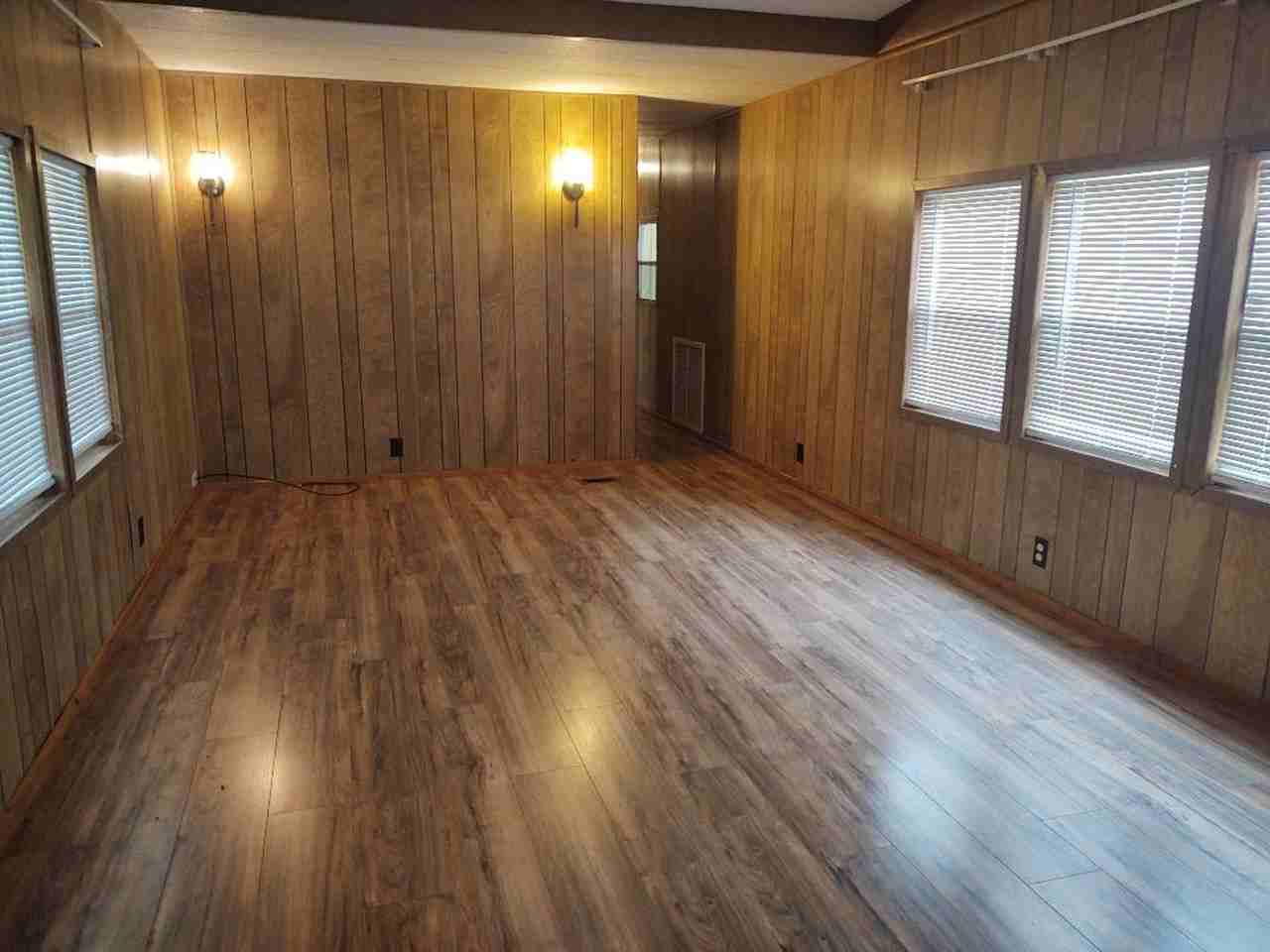 19631 Nw 71st Ave - Photo 2 of 10