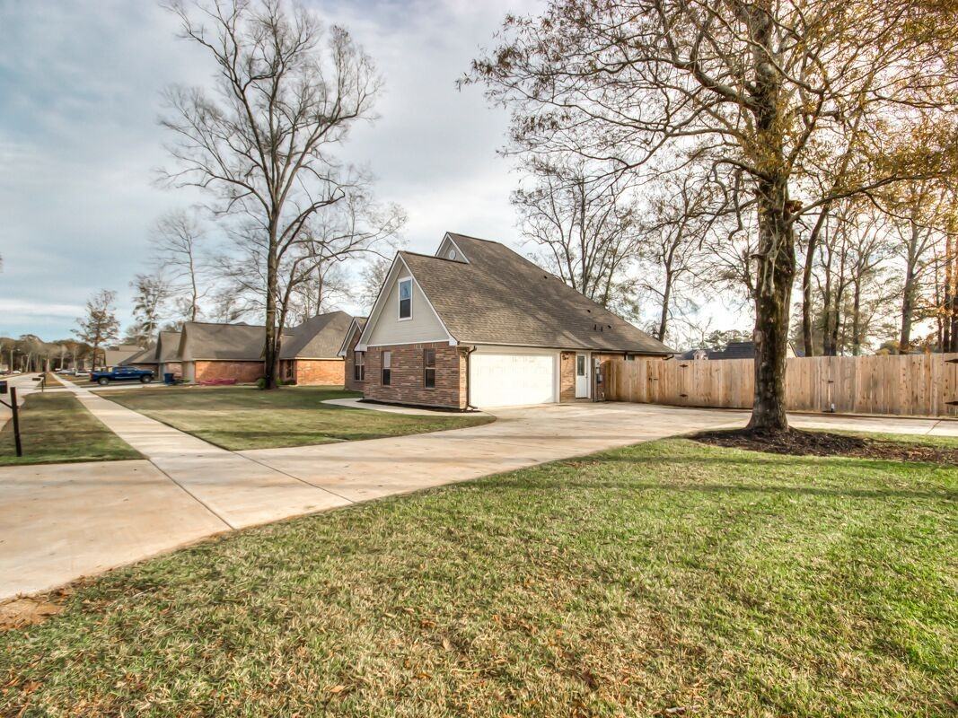 197 Bent Tree Loop - Photo 3 of 26