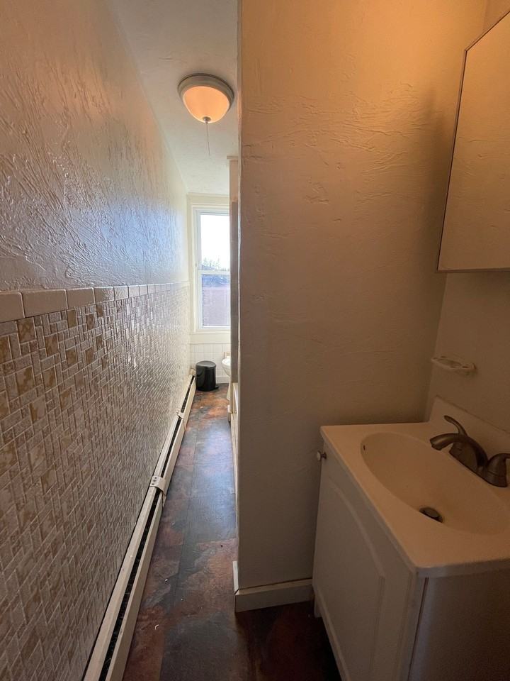 5-7 Forest Ave - Photo 2 of 13