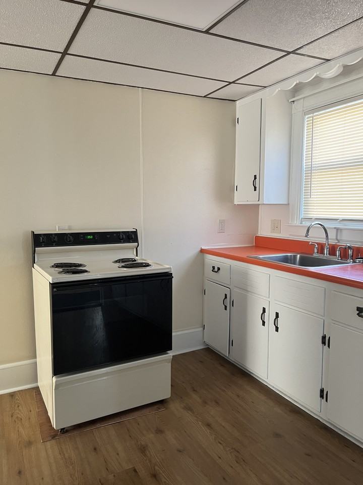 12 Ash Street - Photo 2 of 6