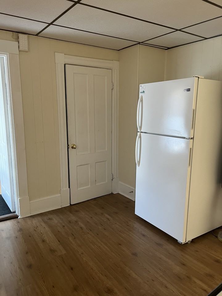 12 Ash Street - Photo 3 of 6