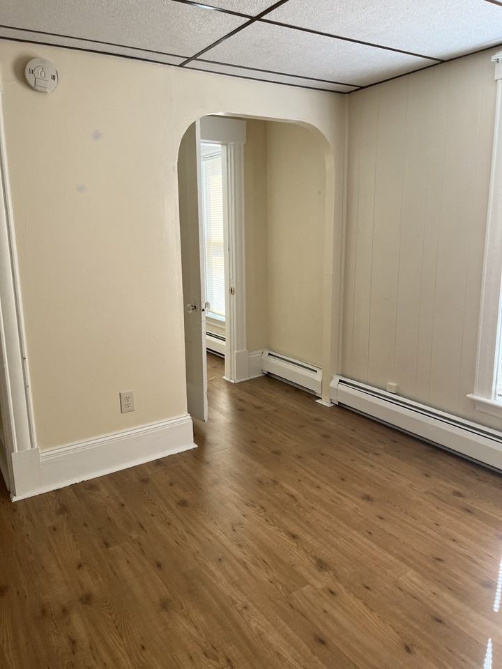 12 Ash Street - Photo 4 of 6