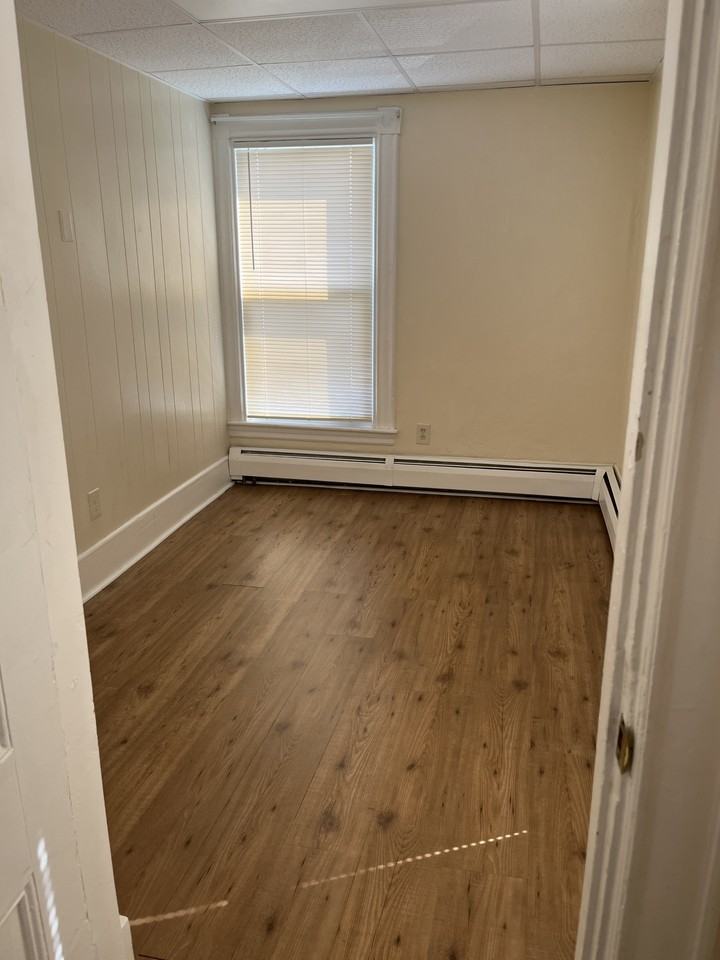 12 Ash Street - Photo 5 of 6