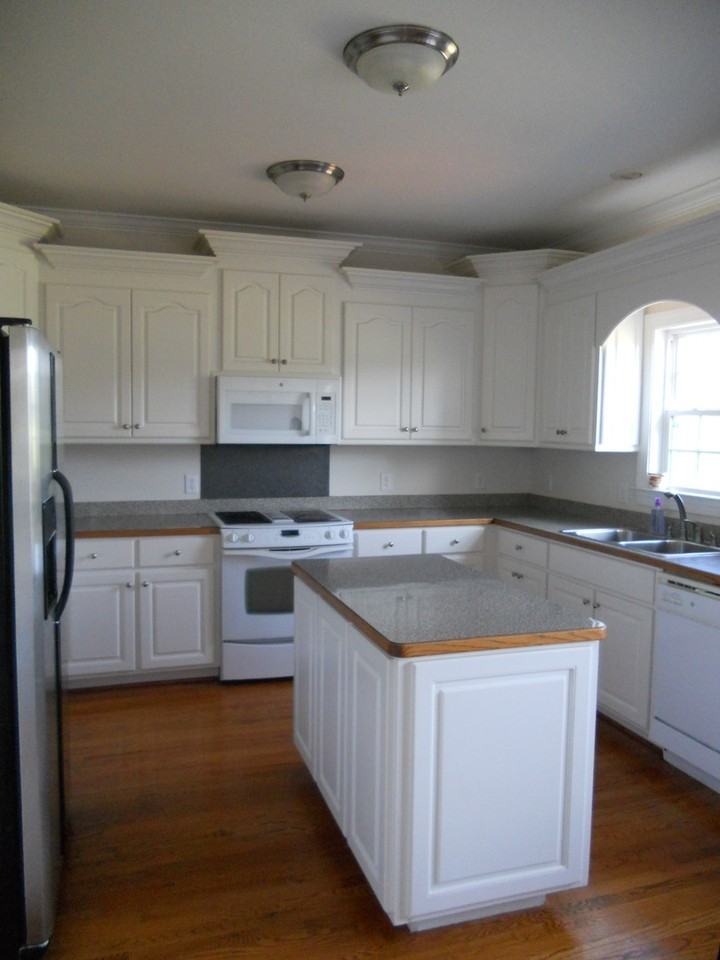 409 Pointe Dr - Photo 2 of 16