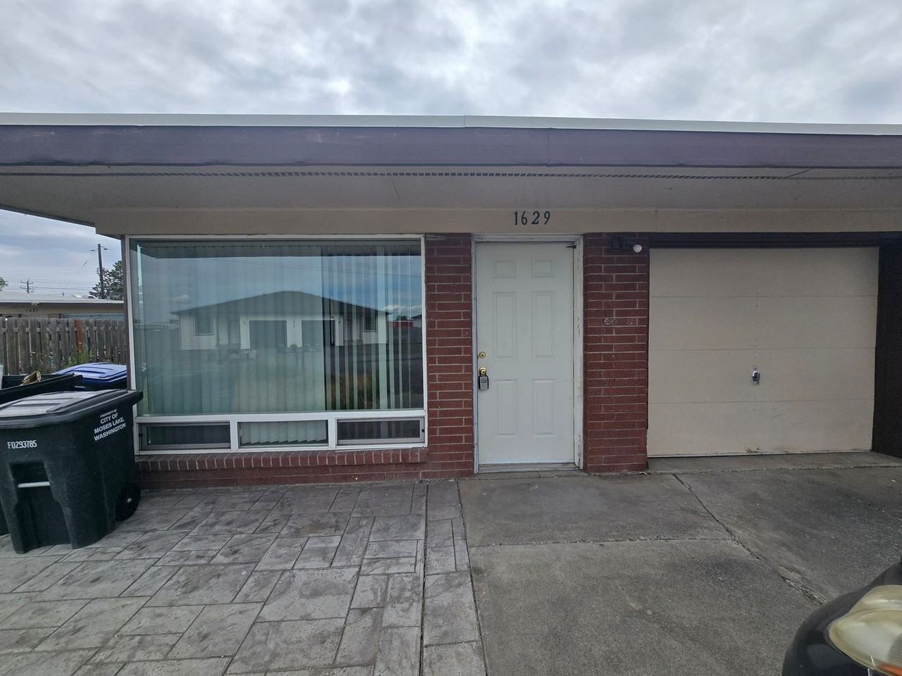1629 W Pheasant St - Photo 6 of 26