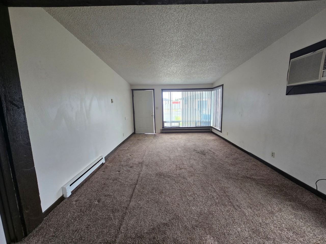 1629 W Pheasant St - Photo 7 of 26
