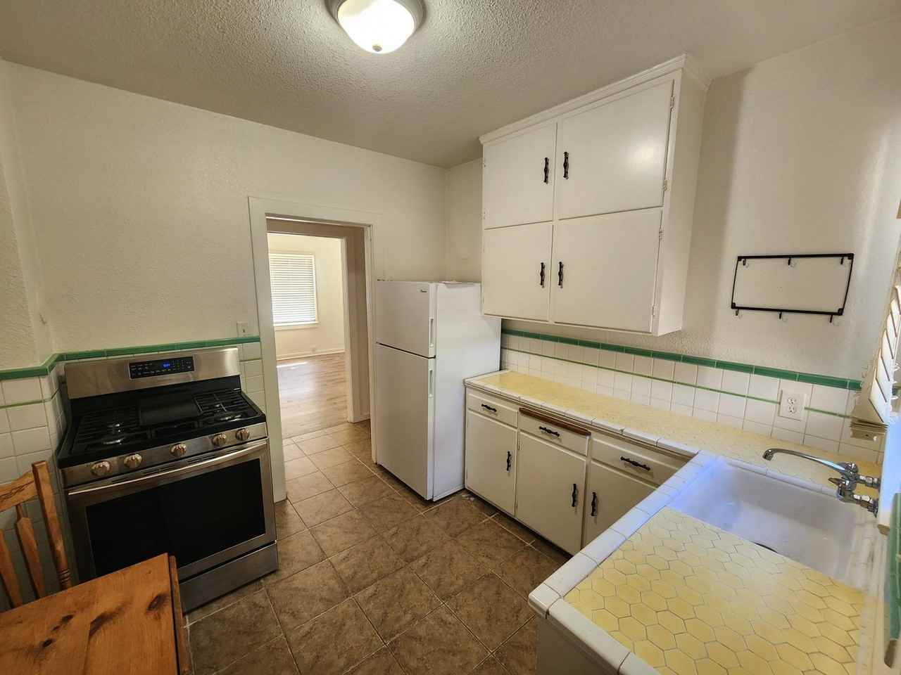 679 679 2nd Ave-B #B - Photo 2 of 16