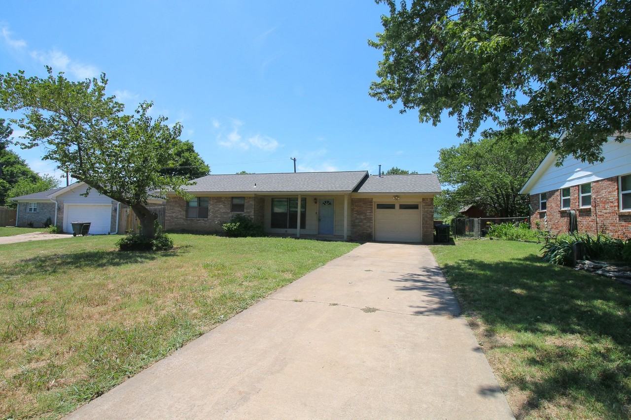 4834 Bermuda Ave - Photo 2 of 27