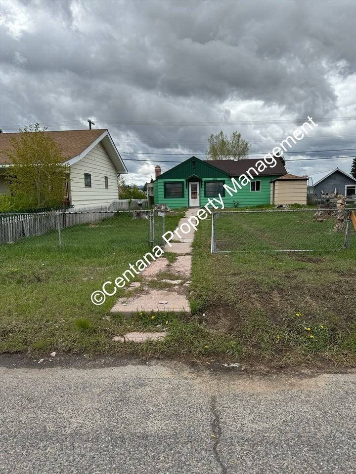 1640 Sampson St - Photo 2 of 23