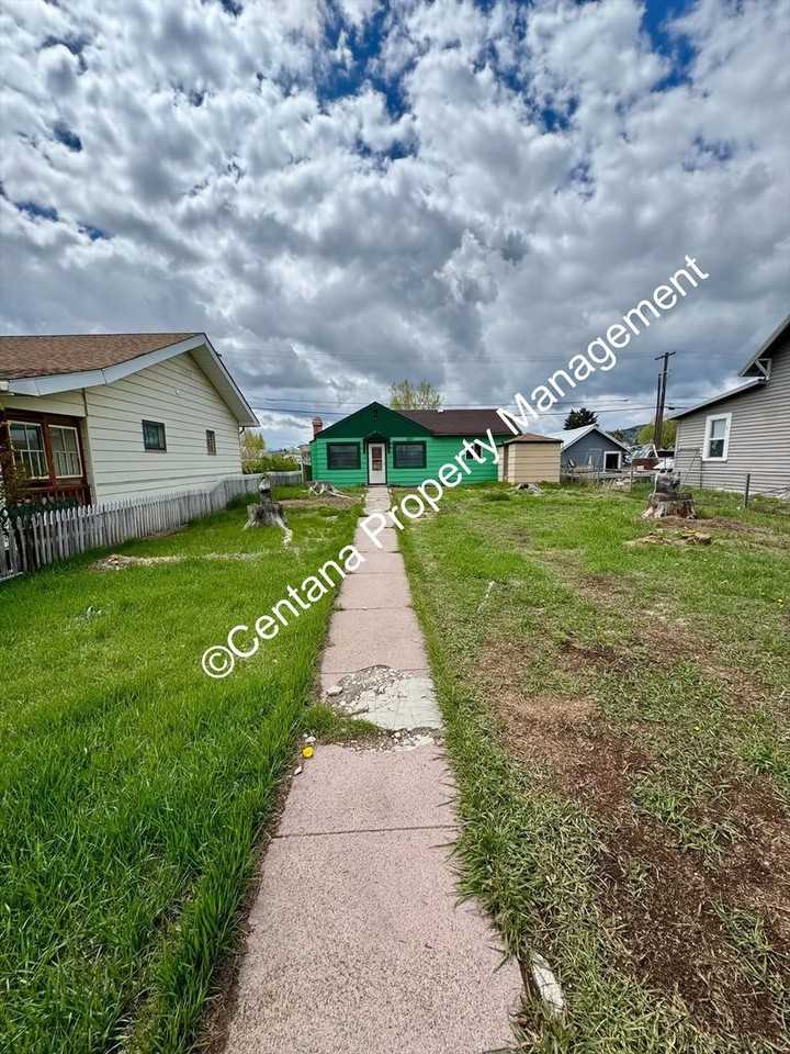 1640 Sampson St - Photo 3 of 23