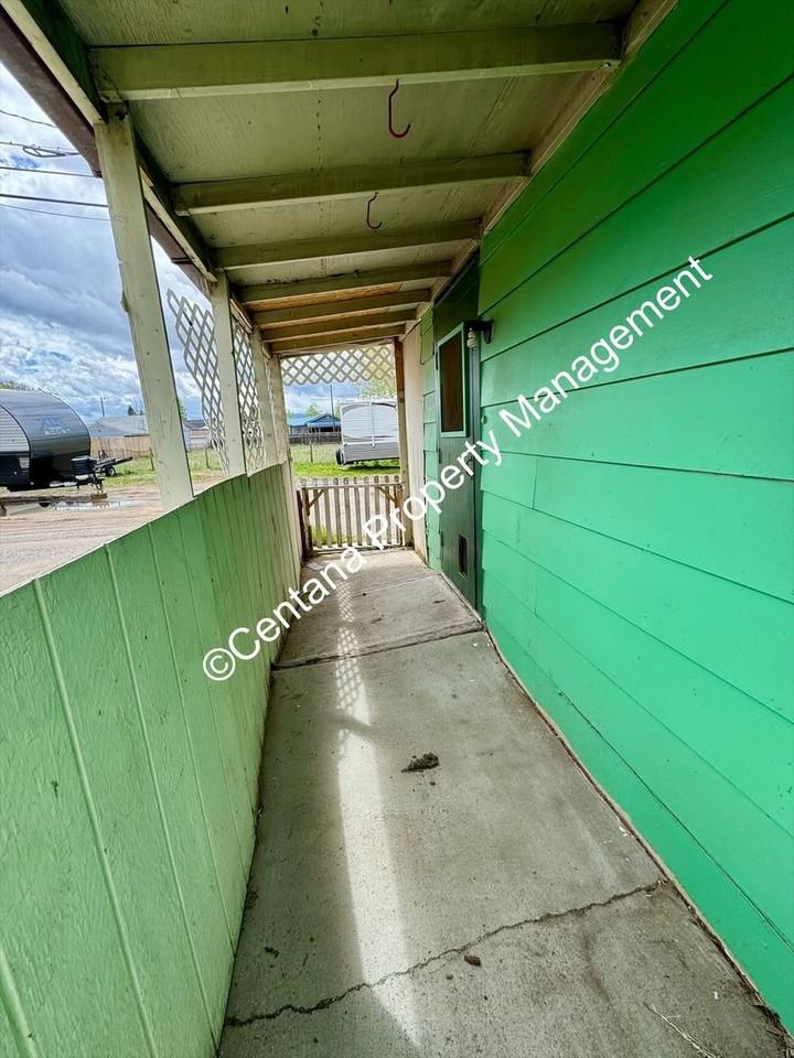1640 Sampson St - Photo 6 of 23