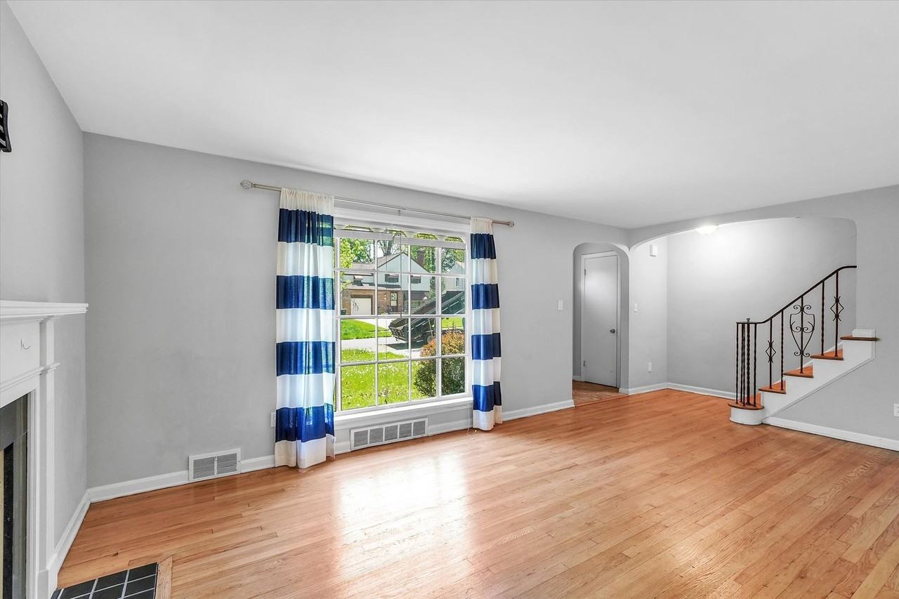 1130 Haselton Rd - Photo 2 of 23