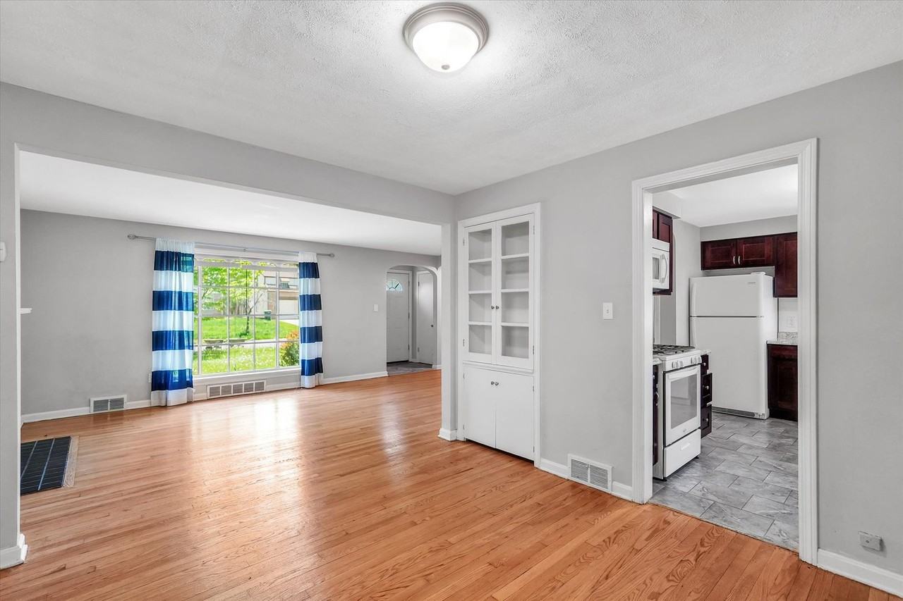 1130 Haselton Rd - Photo 3 of 23