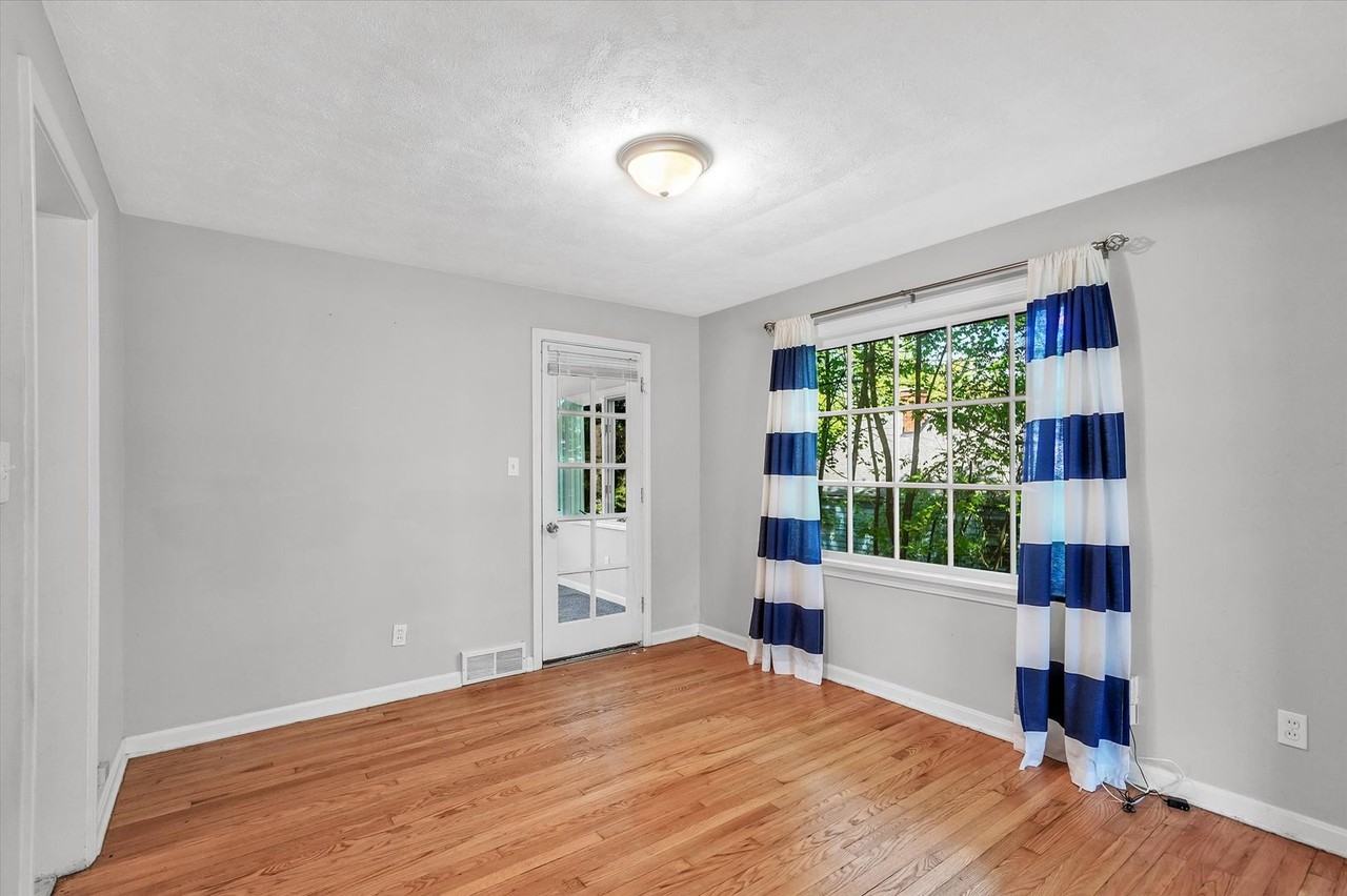 1130 Haselton Rd - Photo 4 of 23