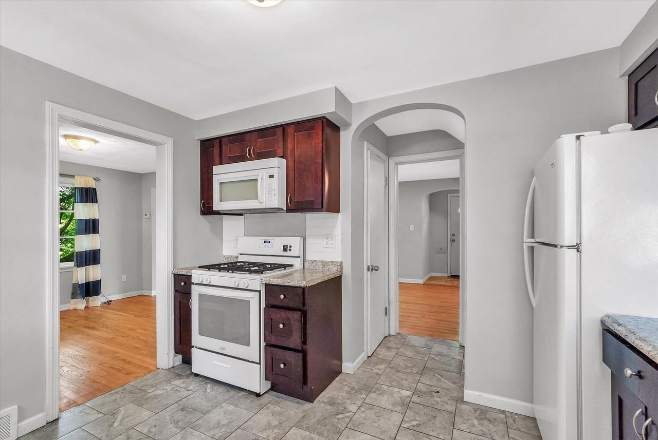 1130 Haselton Rd - Photo 7 of 23