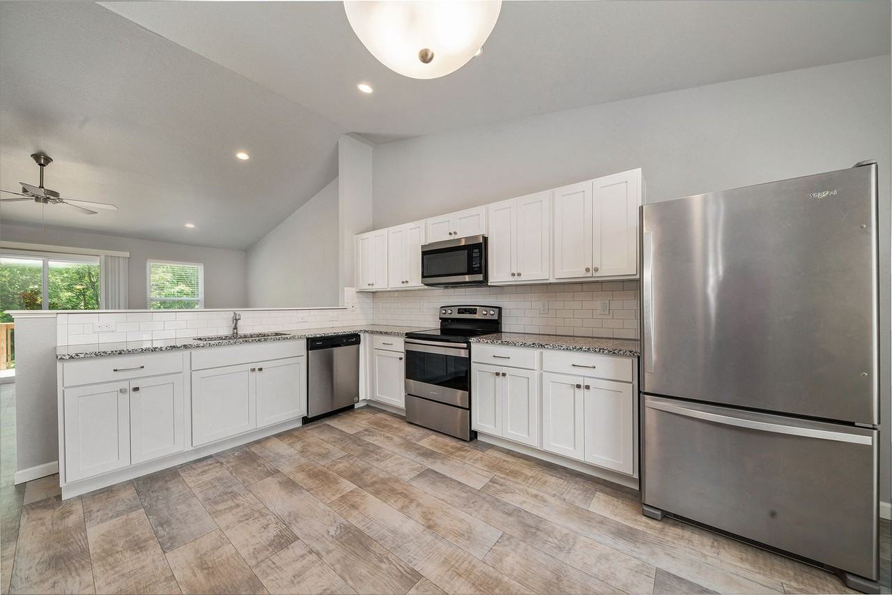 309 North Harris Street - Photo 4 of 22