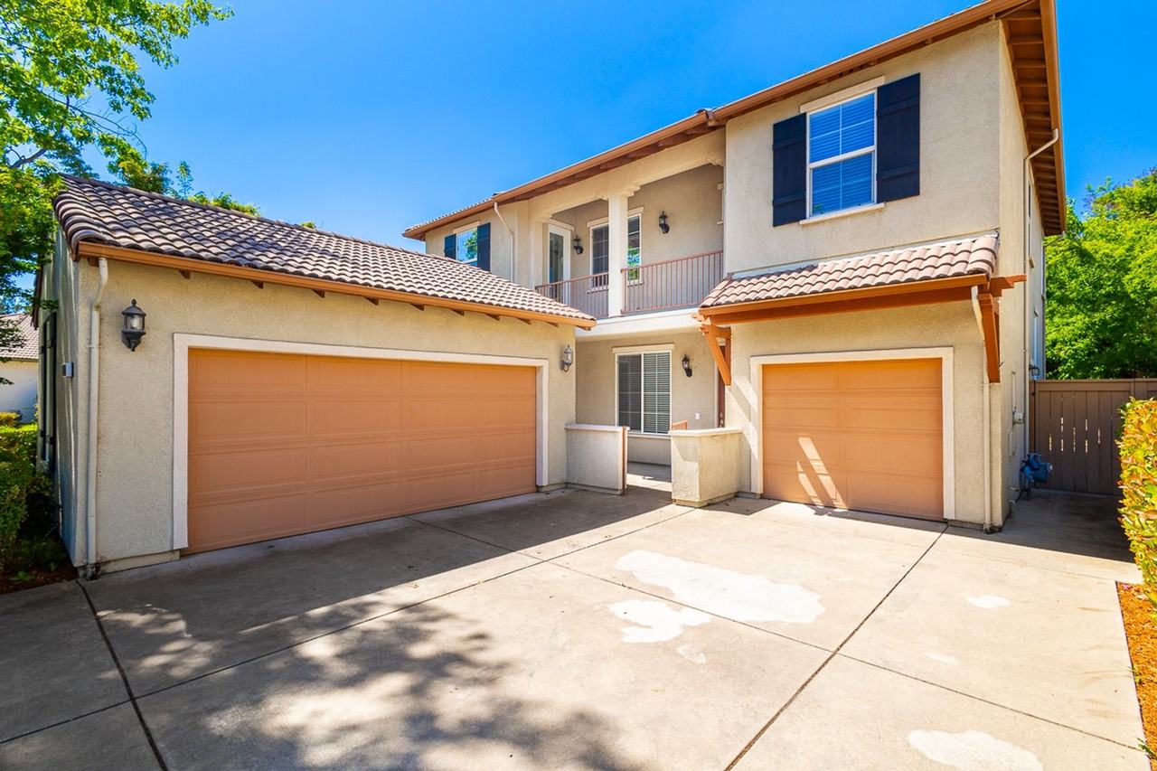 1532 Hammond Ct - Photo 2 of 24