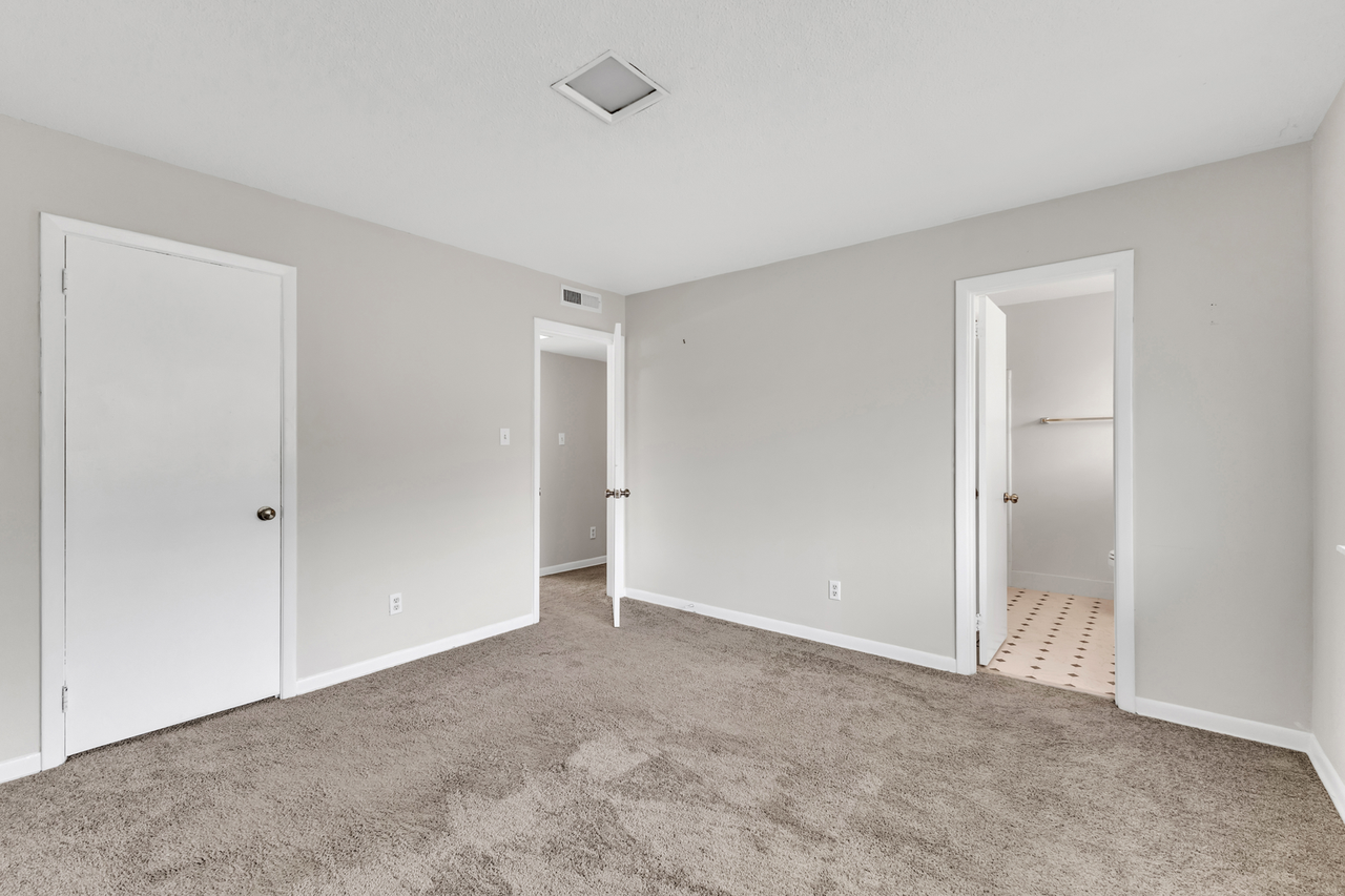 2354 Champion Ct - Photo 2 of 10