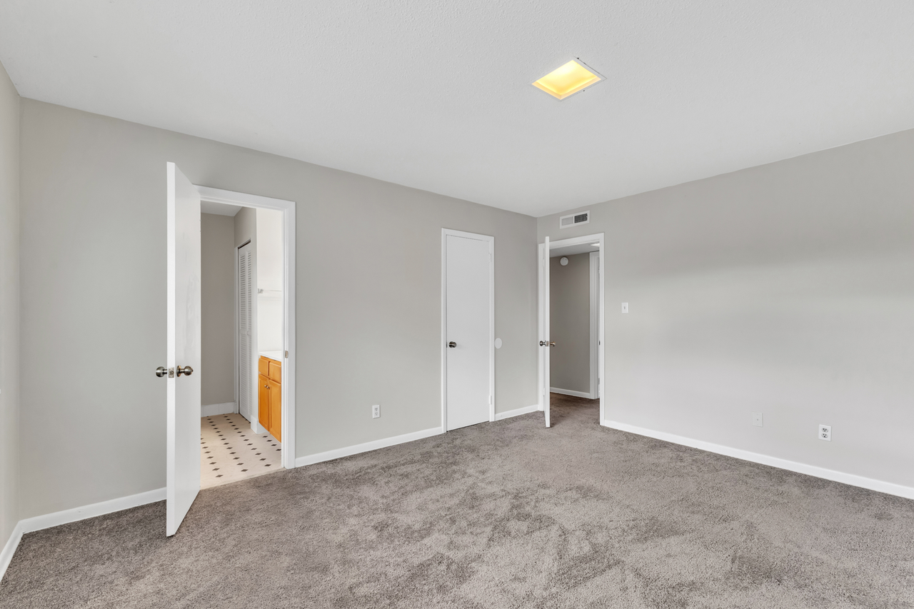 2354 Champion Ct - Photo 3 of 10
