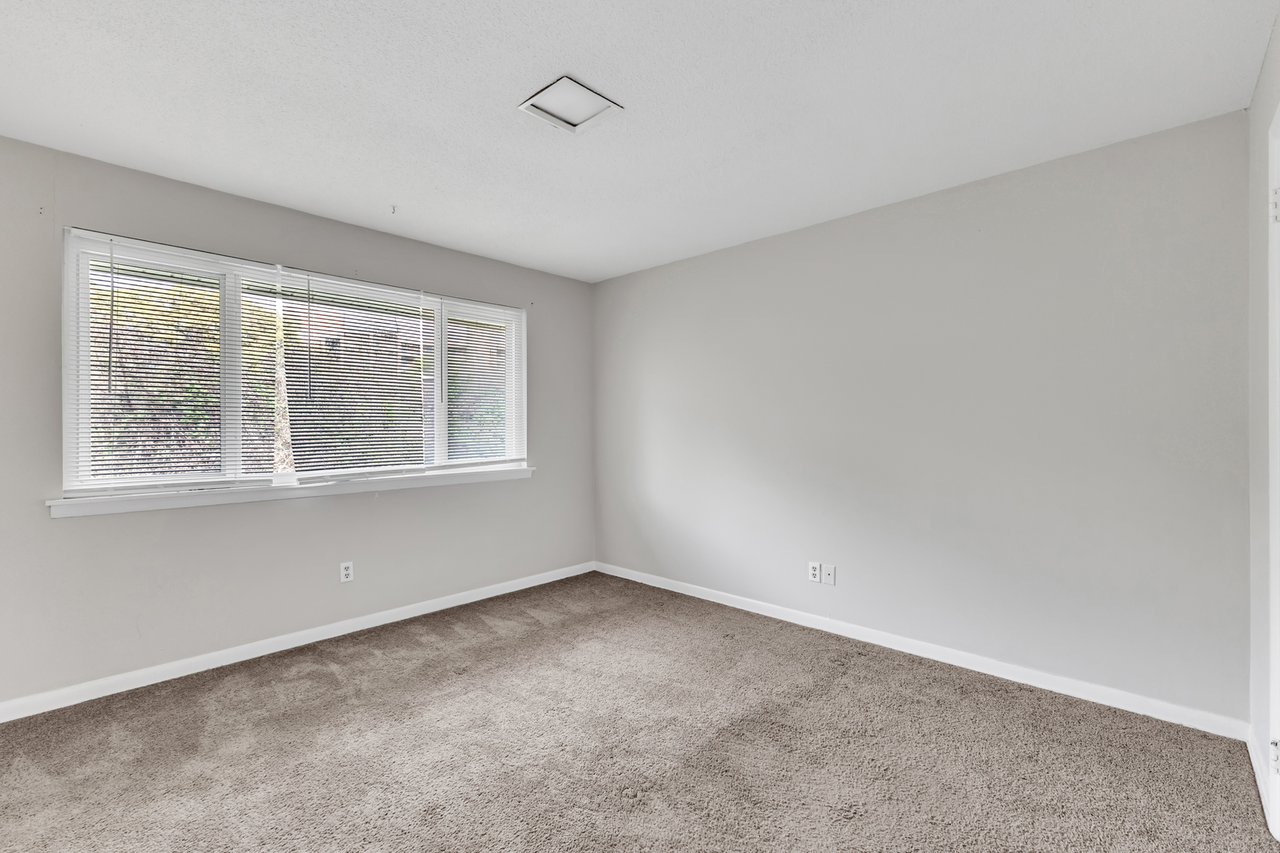 2354 Champion Ct - Photo 5 of 10