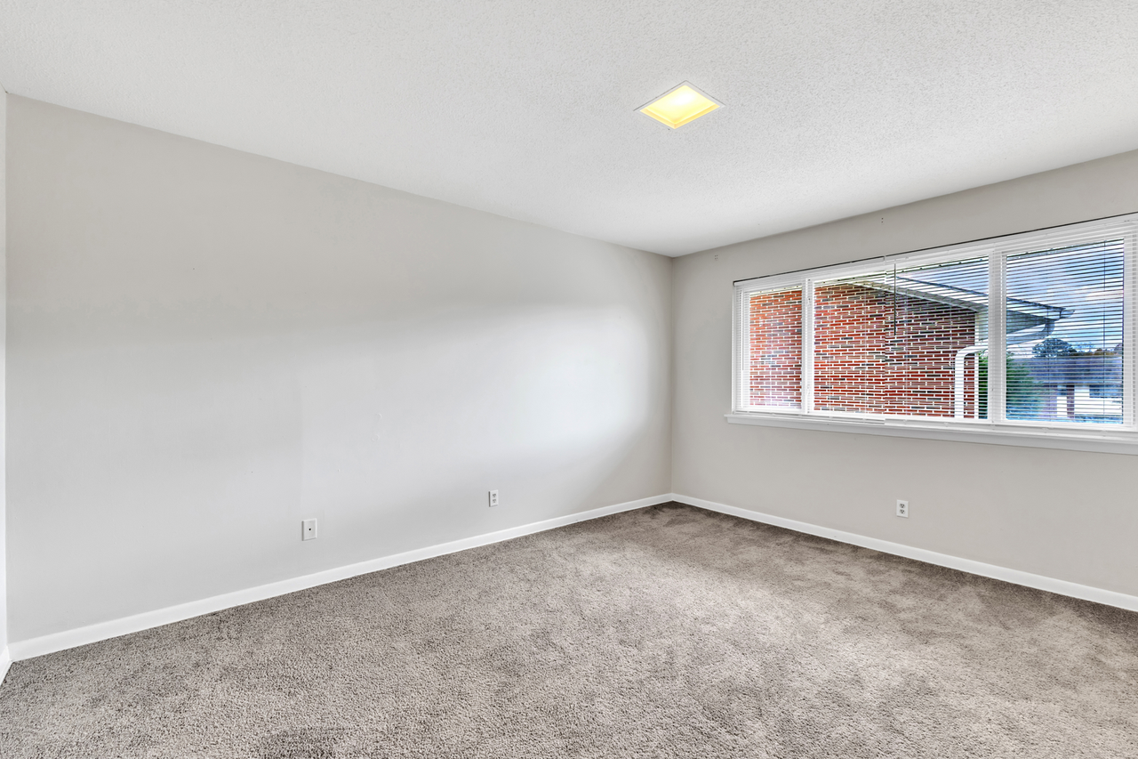 2354 Champion Ct - Photo 6 of 10