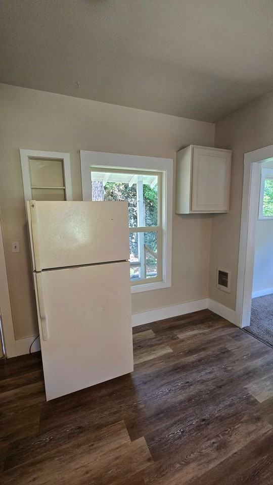 817 E 8th Ave - Photo 3 of 9