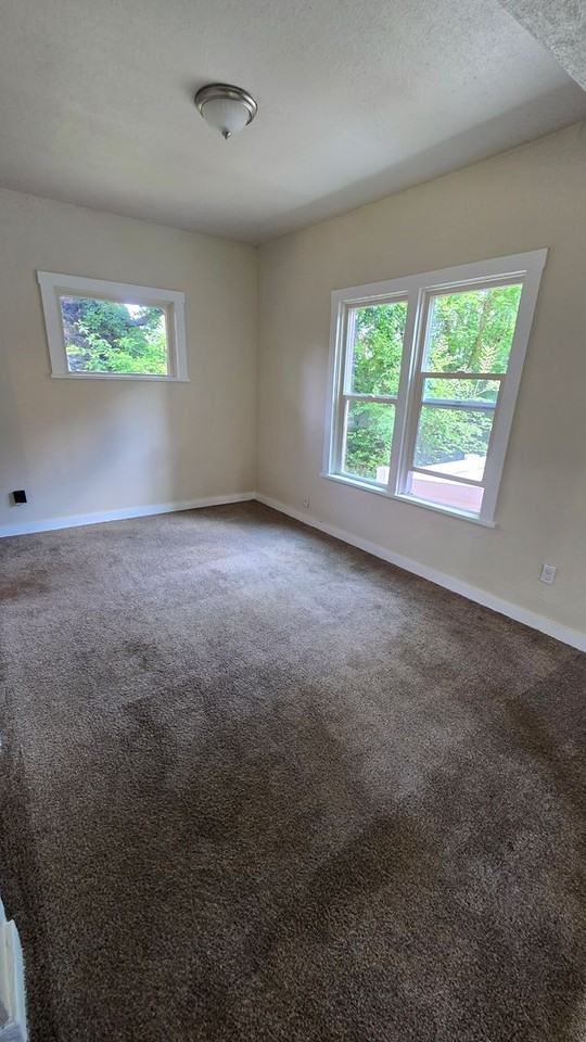 817 E 8th Ave - Photo 4 of 9