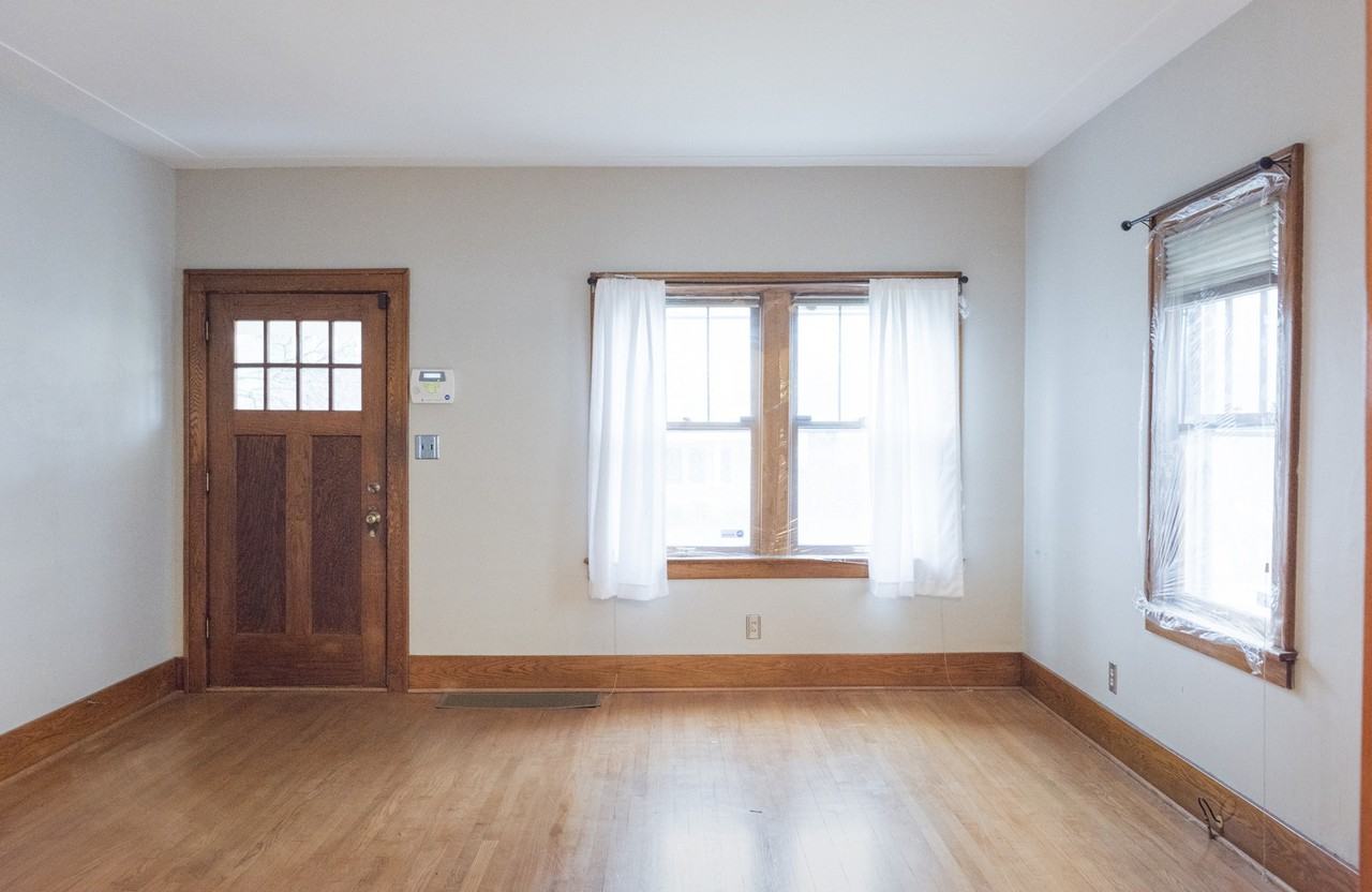 139 Mayfield Ave Ne - Photo 2 of 12