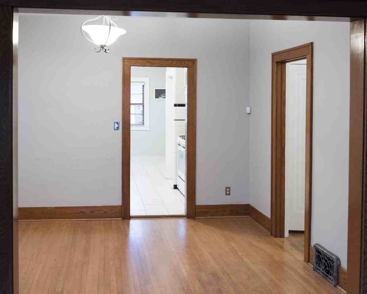 139 Mayfield Ave Ne - Photo 3 of 12