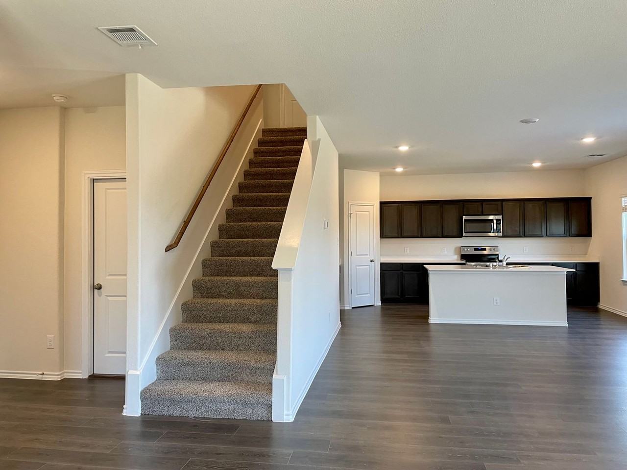 3205 Sweetwater Way - Photo 4 of 22