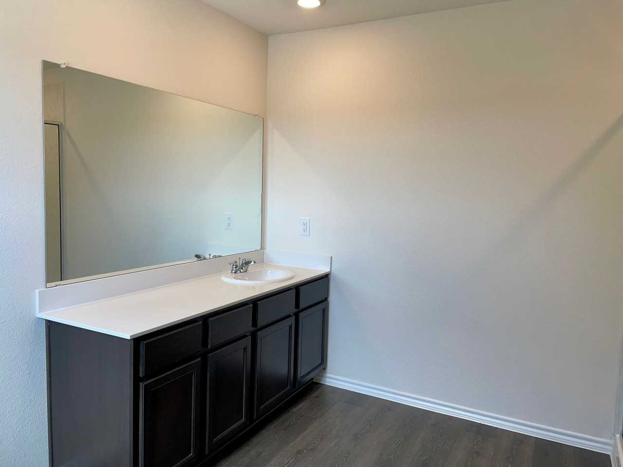 3205 Sweetwater Way - Photo 7 of 22