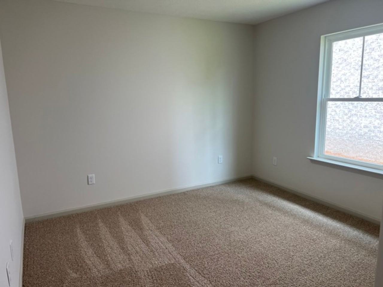 3516 Mill Point Cv - Photo 4 of 9