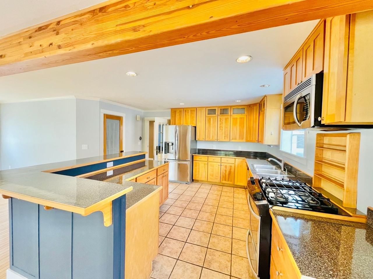 7553 30th Ave Sw - Photo 3 of 41