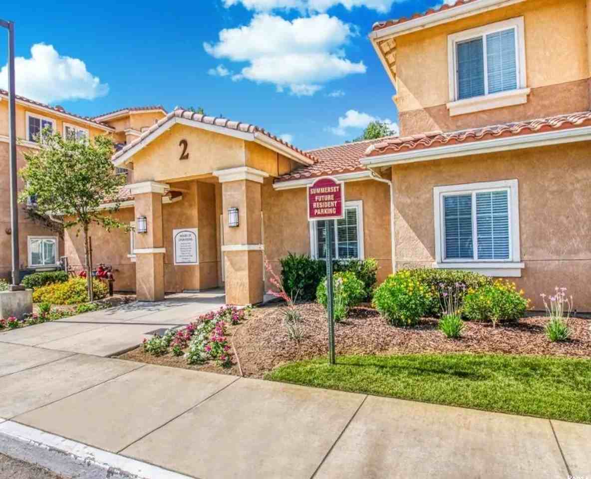 Summerset Apartments - Photo 2 of 6