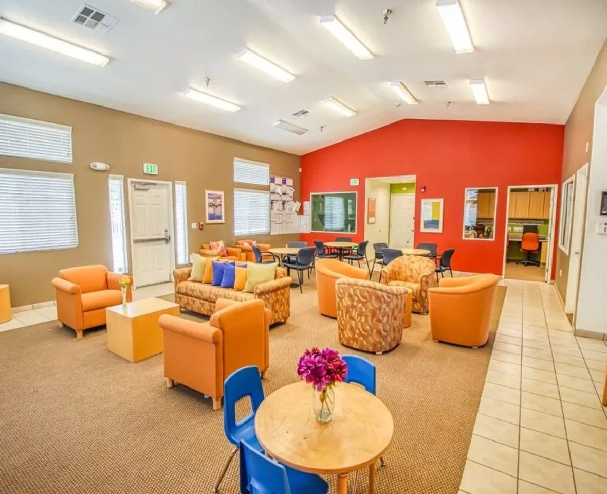 Summerset Apartments - Photo 4 of 6