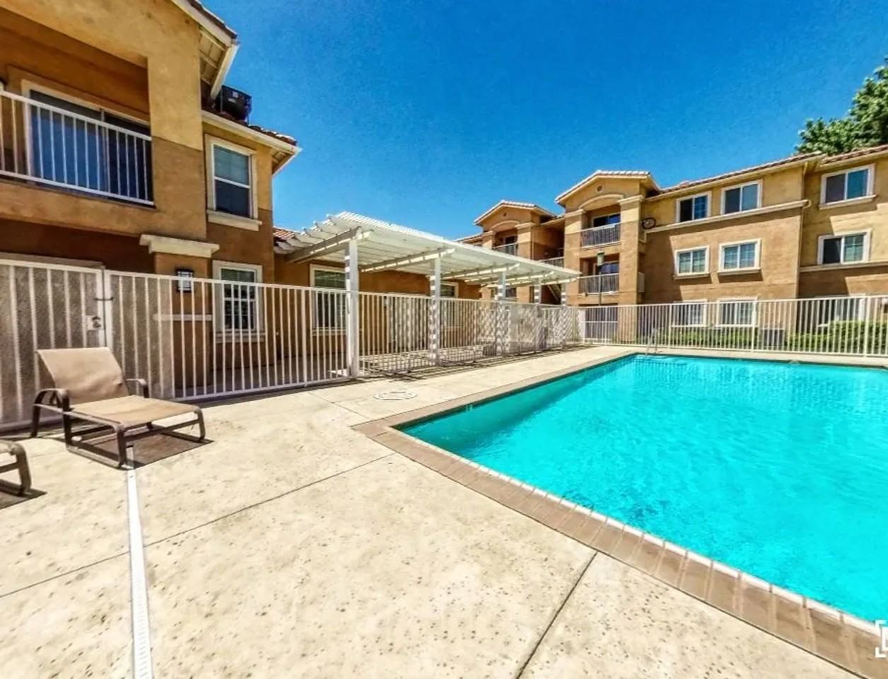 Summerset Apartments - Photo 6 of 6