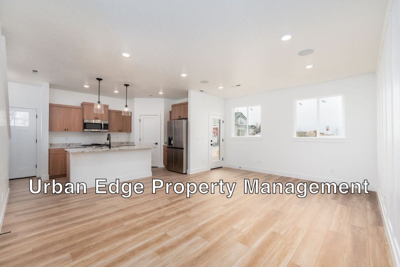 5006 E Hagadorn Ln - Photo 4 of 14