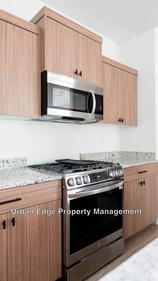 5006 E Hagadorn Ln - Photo 5 of 14