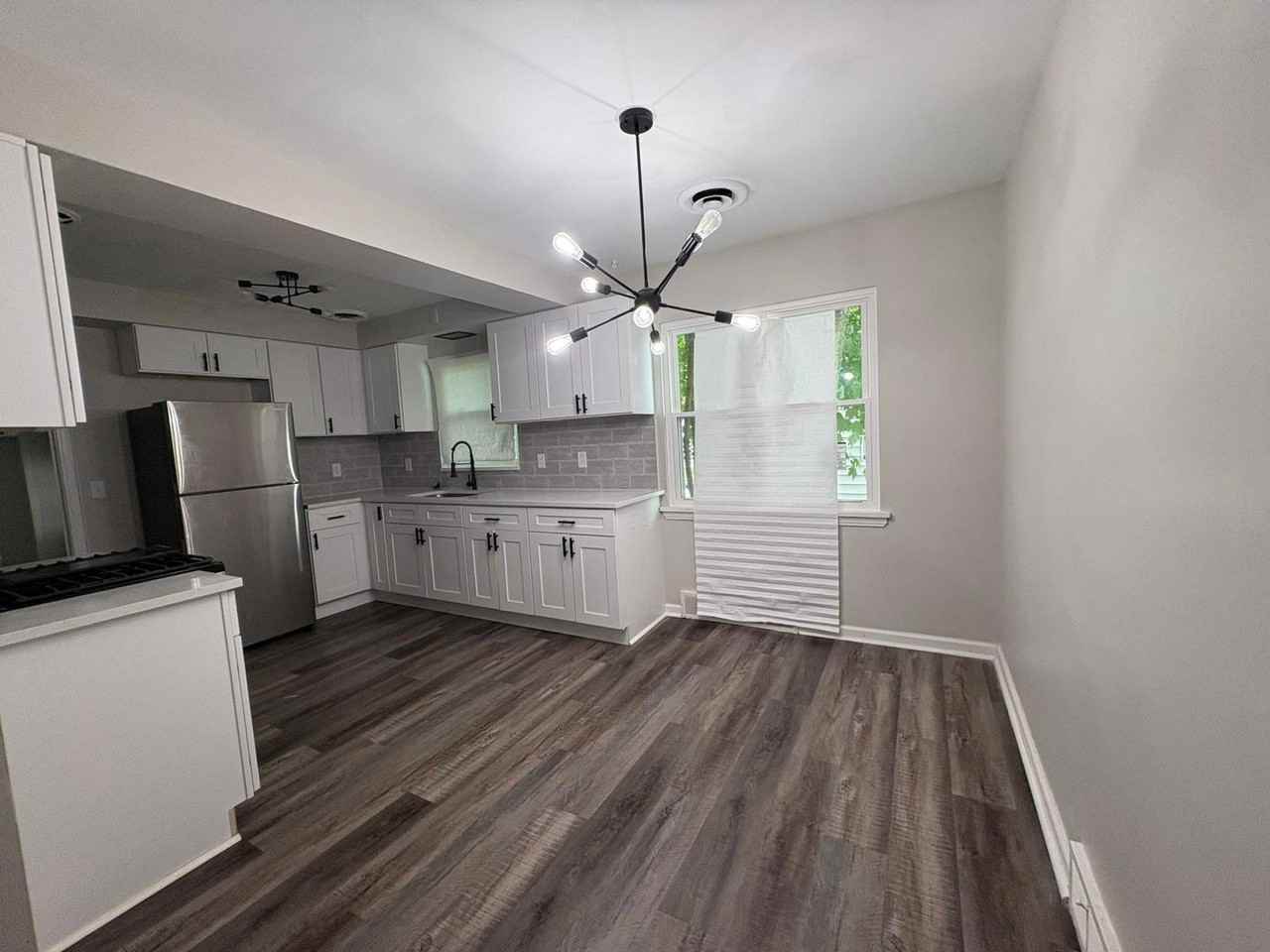 1037 Keystone Dr - Photo 5 of 16