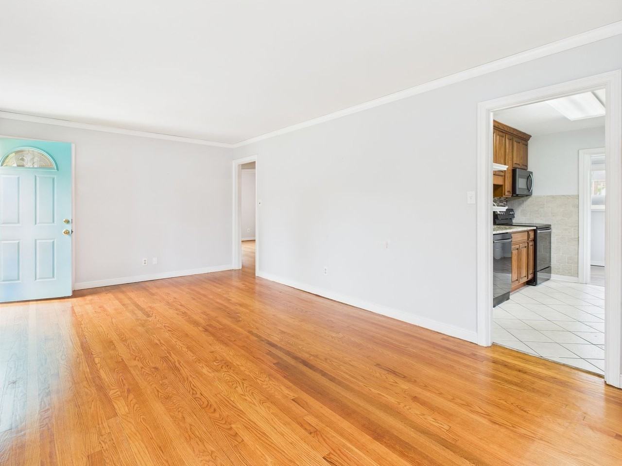 1661 Rockwood Rd - Photo 2 of 23