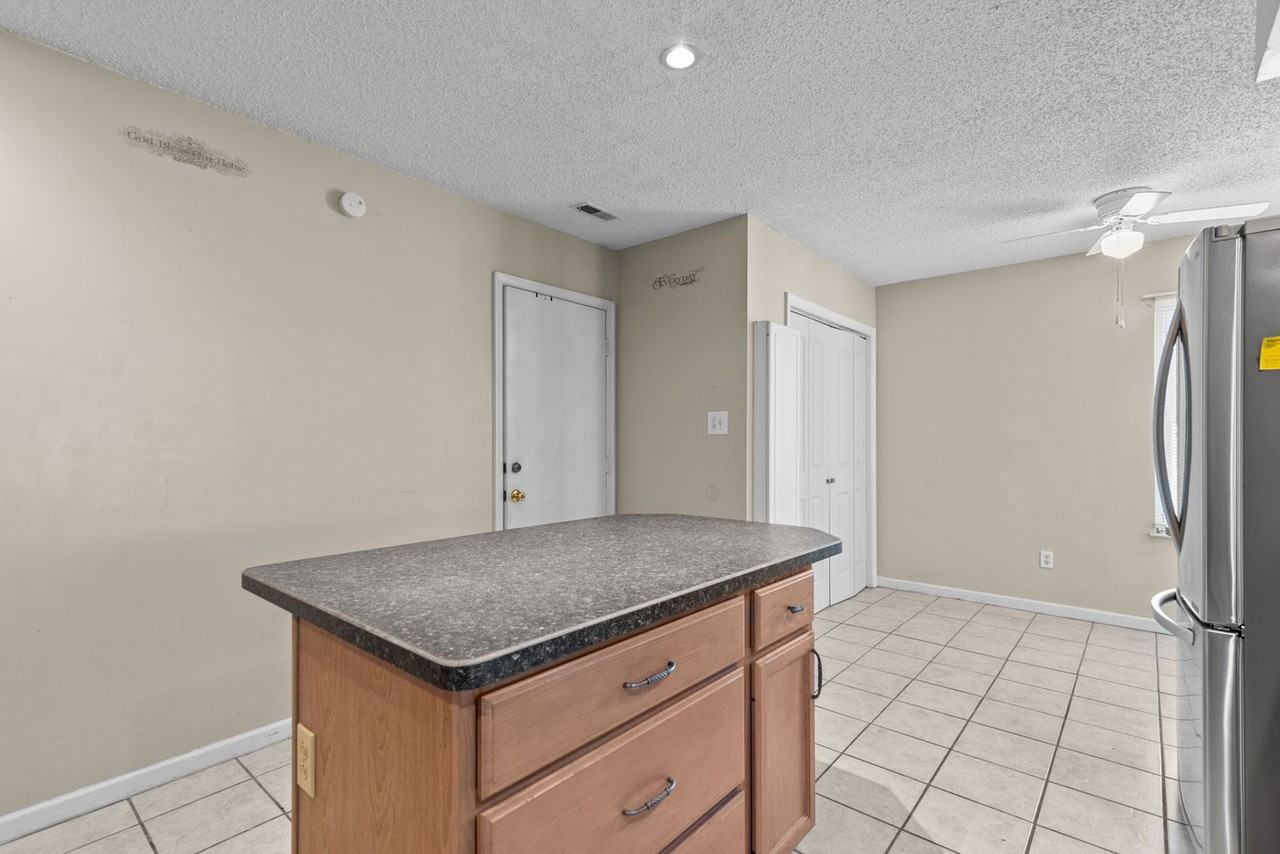 904 Scarlet Oak Ct N - Photo 5 of 29