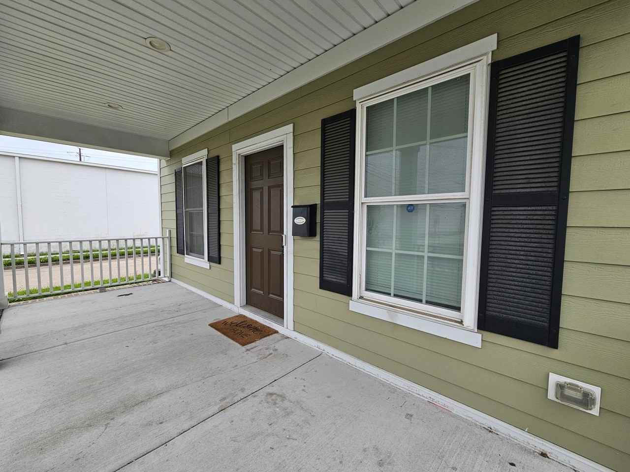 1729 Todd St - Photo 2 of 27